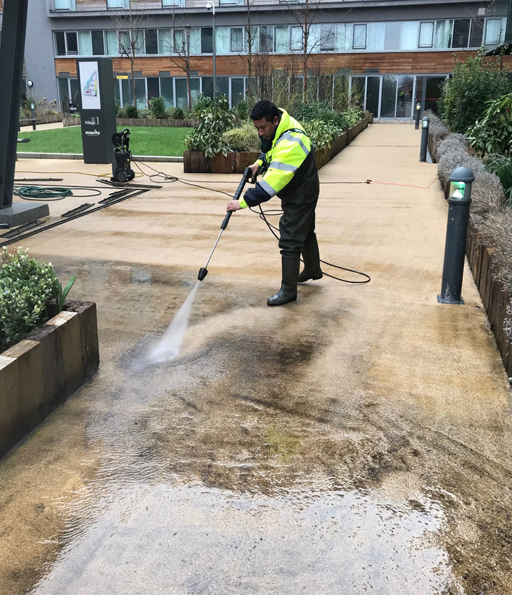 professional pressure washing cleaning in london