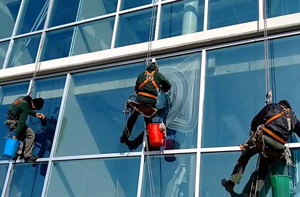 window cleaning services in london